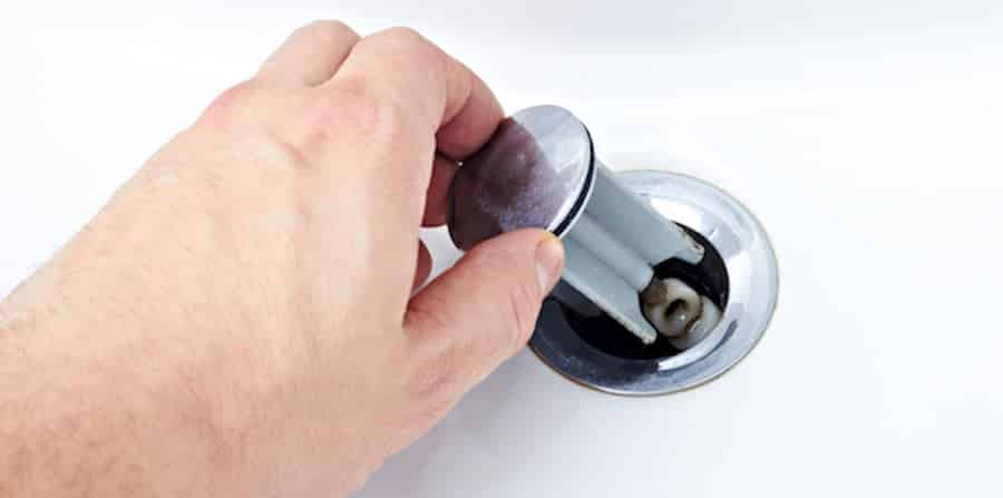 Πως θα βγάλετε ένα αντικείμενο που σας έπεσε μέσα στην τρύπα του νεροχύτη!