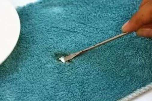 Πως να επιδιορθώσω μοκέτα ή χαλί από κάψιμο τσιγάρου