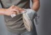 5 αποτελεσματικοί τρόποι για να καθαρίσετε τα λευκά αθλητικά παπούτσια