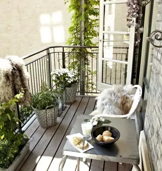 30 υπέροχες σκανδιναβικές ιδέες για να διακοσμήσετε το μπαλκόνι σας