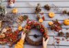 15 καταπληκτικές DIY ιδέες για να διακοσμήσετε το σπίτι σας με φθινοπωρινά στεφάνια
