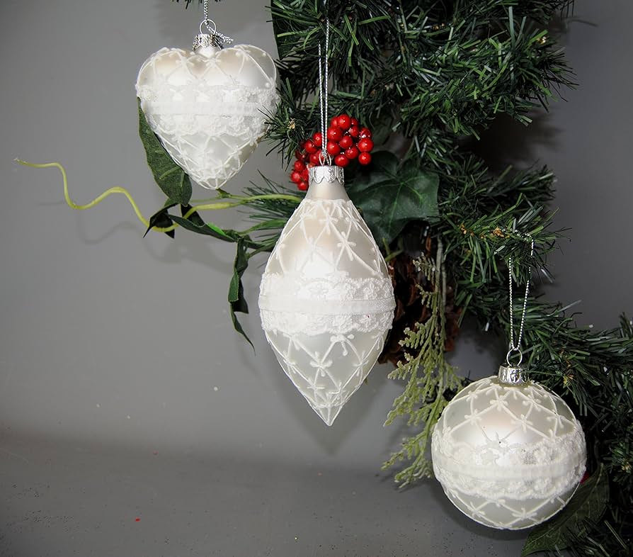 13 DIY Χριστουγεννιάτικα στολίδια από δαντέλα για μια νοσταλγική πινελιά στη διακόσμηση του σπιτιού σας