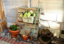 23 δημιουργικές ιδέες για να διακοσμήσετε τον κήπο σας χρησιμοποιώντας παλιά και περιττά αντικείμενα