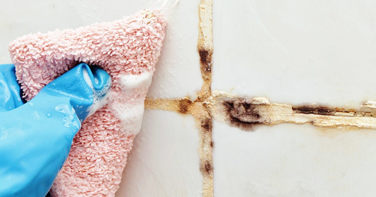 7 δύσκολοι λεκέδες στα πλακάκια και βήμα προς βήμα συμβουλές για να τους αφαιρέσετε