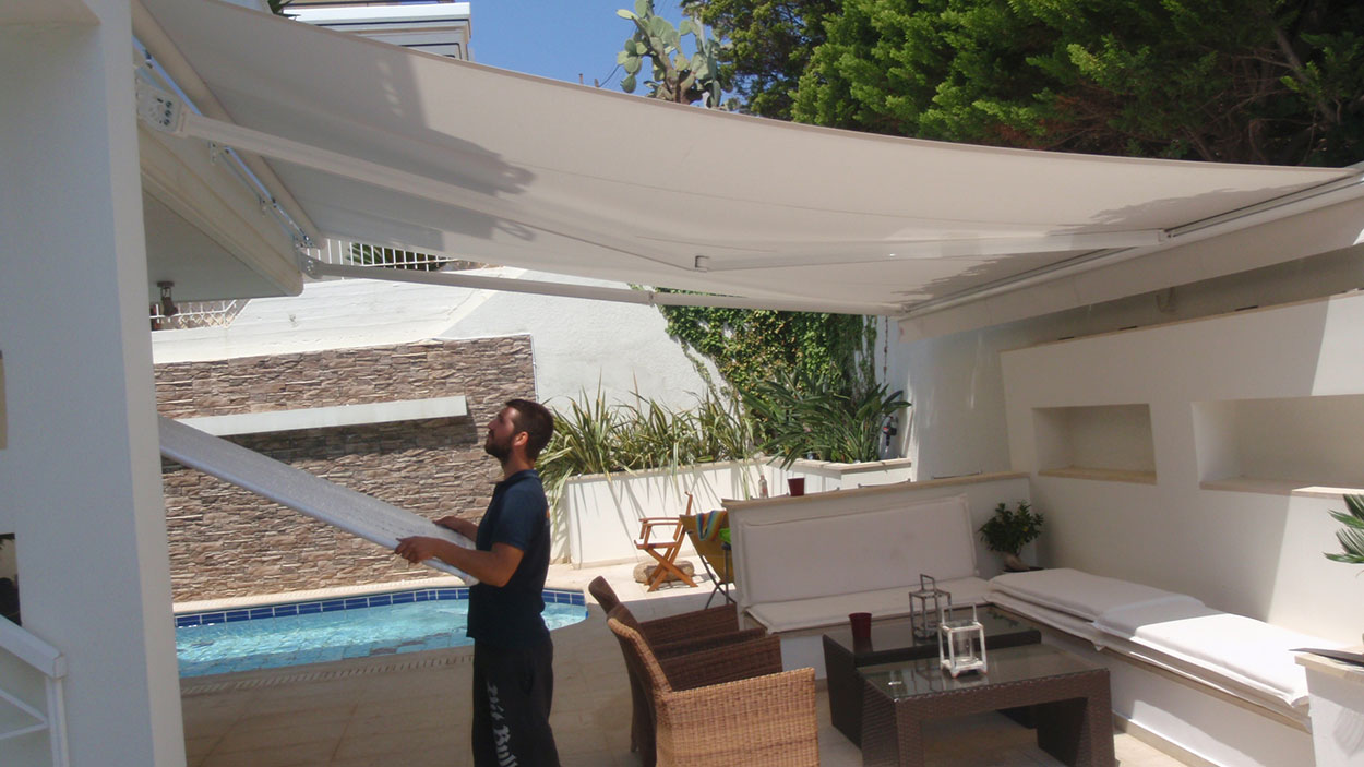 Το απόλυτο κόλπο για να κάνετε τις τέντες του σπιτιού σας σαν καινούριες