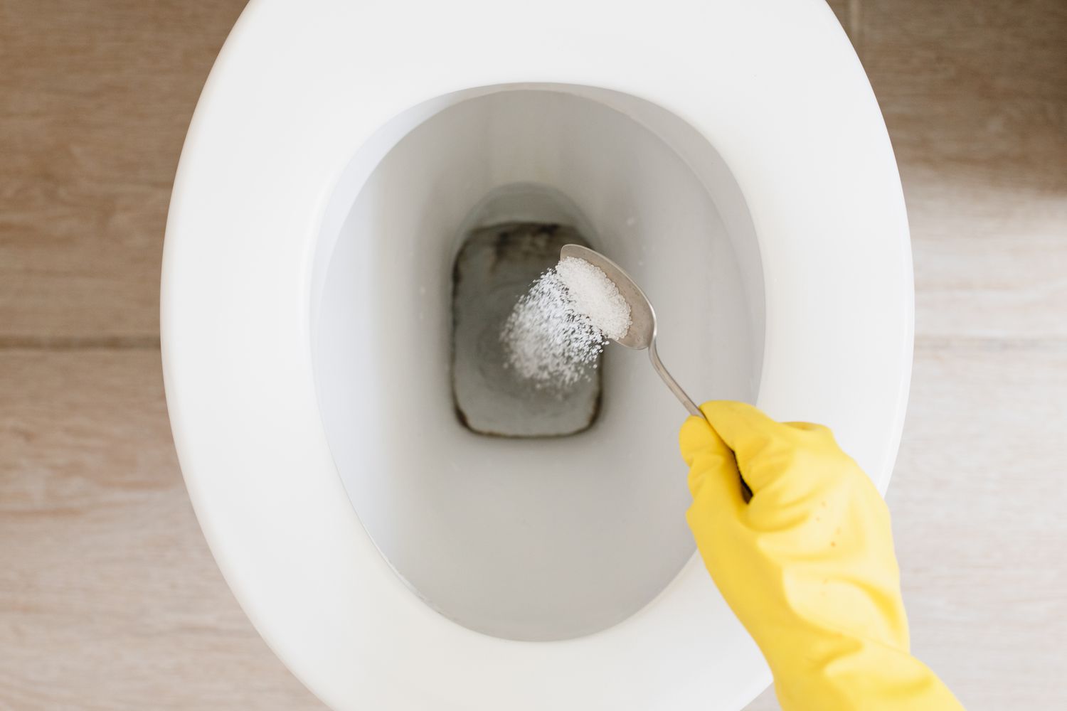 3 απλοί τρόποι για να καθαρίσετε την τουαλέτα σας με κιτρικό οξύ