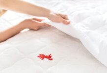 Αφαιρέστε λεκέδες αίματος από το στρώμα του κρεβατιού σε 5 μόλις βήματα